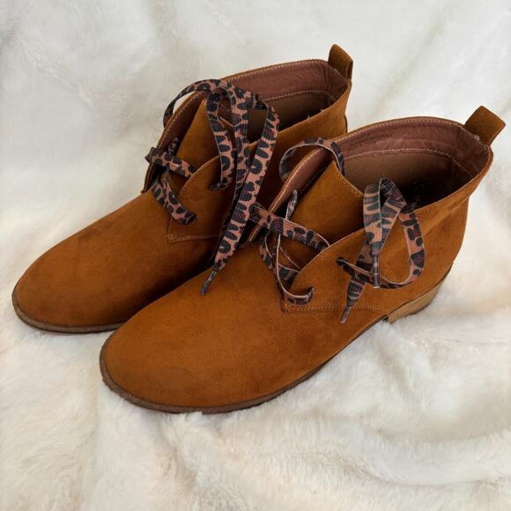 Hey Girl by Corkys Totes Chelsea Boots Faux Suede Brown + Leopard Laces Size 8 - Picture 2 of 8
